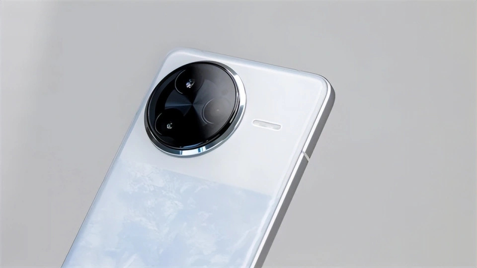 小米“乱套了”,从4299元跌至2663元,高配旗舰反而售价更亲民了