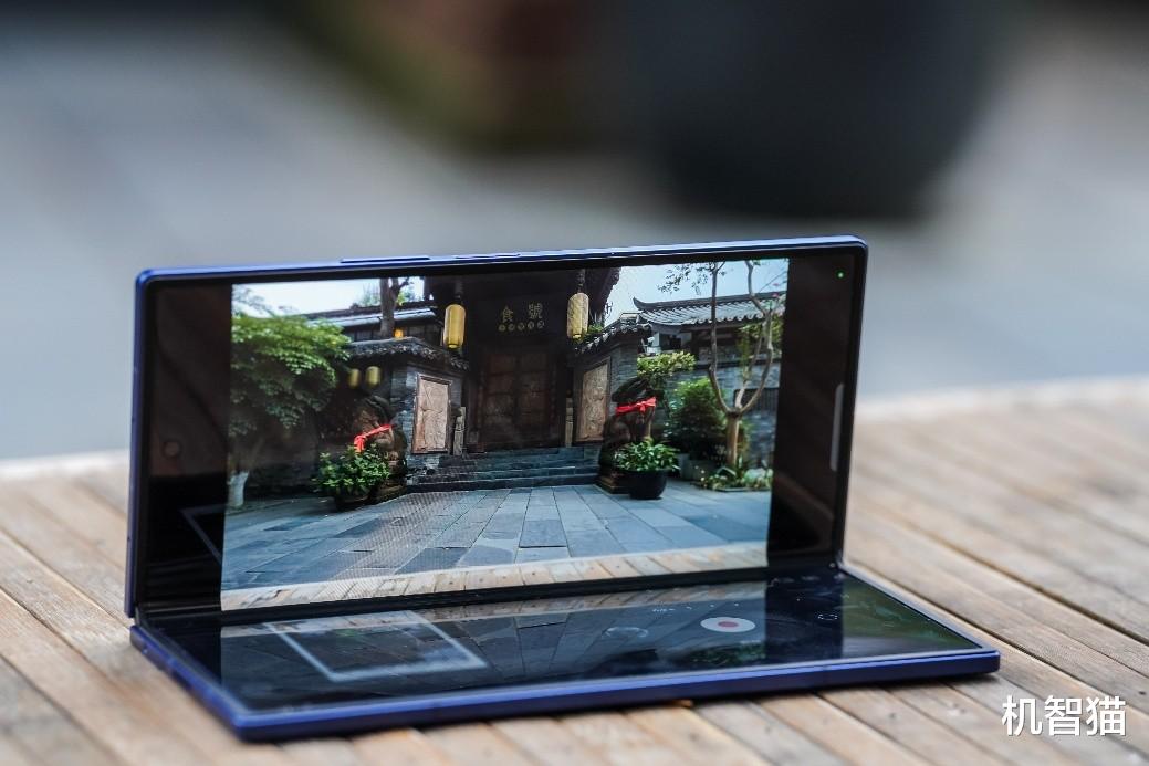 以独特视角描绘百年老巷 三星Galaxy Z系列影像沙龙在成都举办