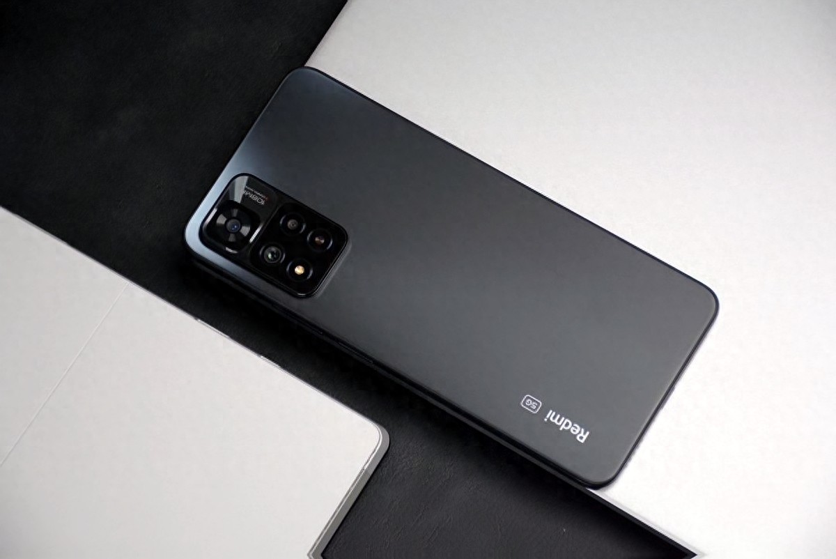 Redmi K90：為何稱這臺“旗艦”是極致性能下的中端產物？