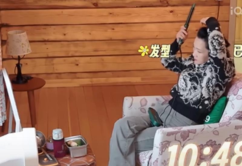 继张晚意后,又一个用香皂洗澡洗头的女星,她还称用来卸妆最干净