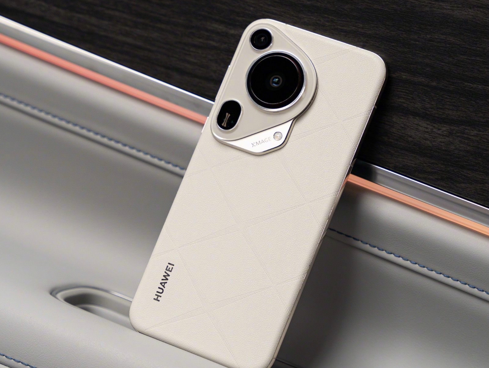 華為放棄高利潤！頂級拍照手機突降3650元，16G+512G+雙衛星通信