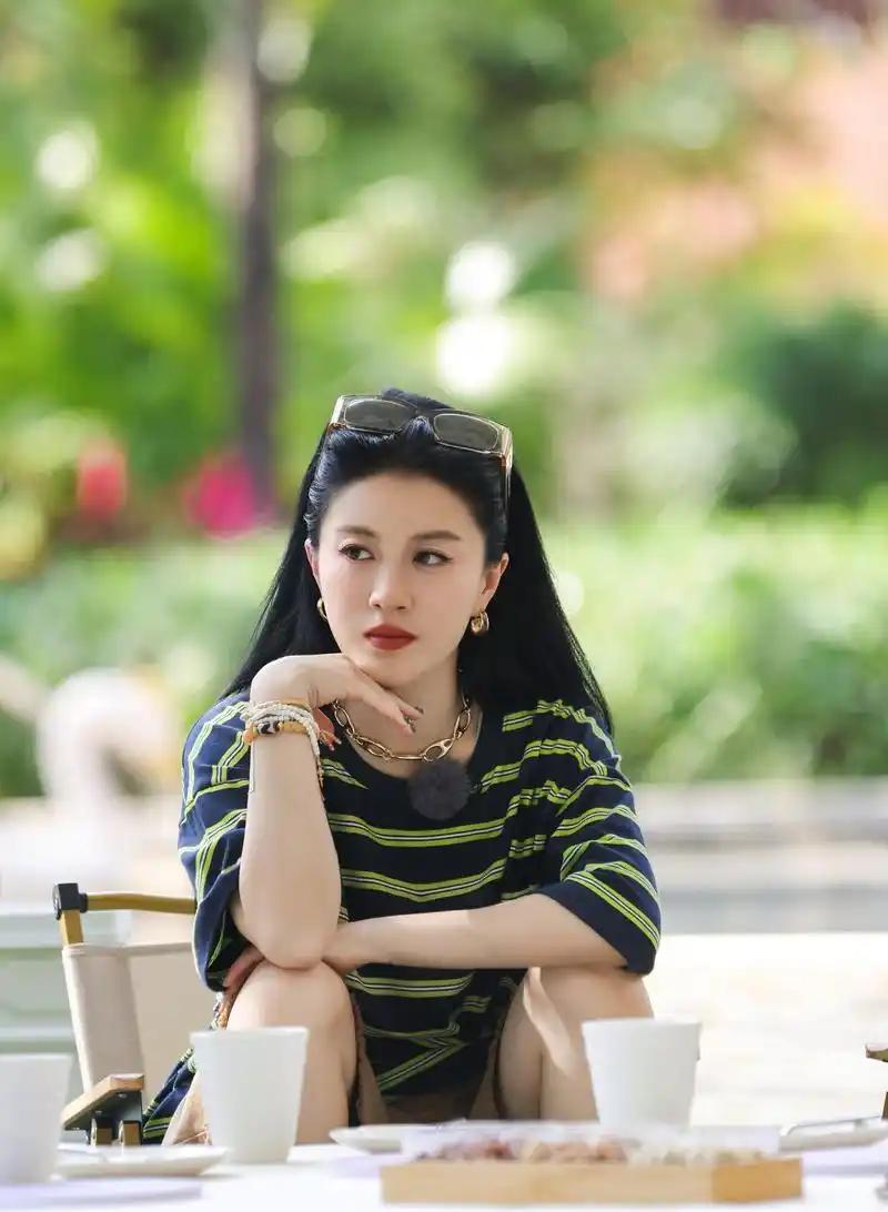 牺牲亲妈求高嫁，李嘉格的离婚早有预兆！硬要彩礼的李妈妈是对的