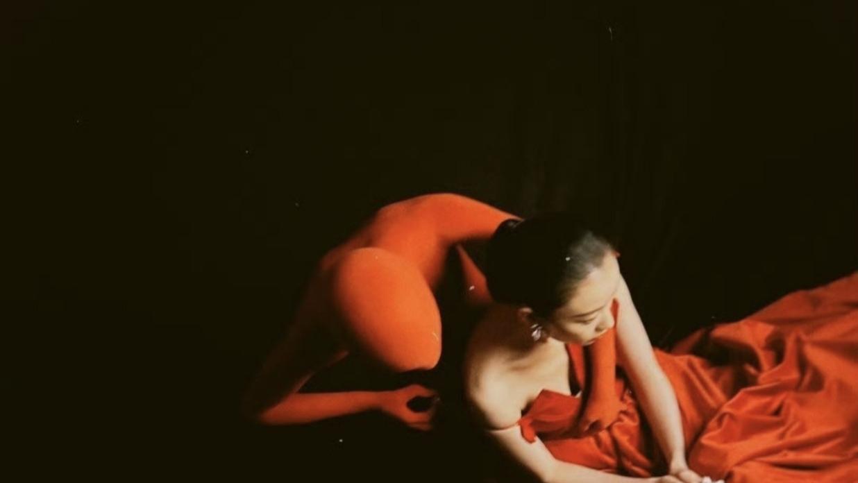 倪妮的“敢穿”大赏，时尚圈的“惊涛骇浪”