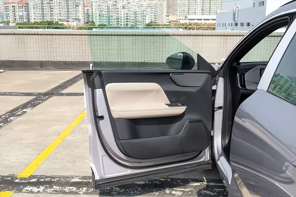 纯电212km、综合续航超1200km，它正在重新定义“好用的混动”