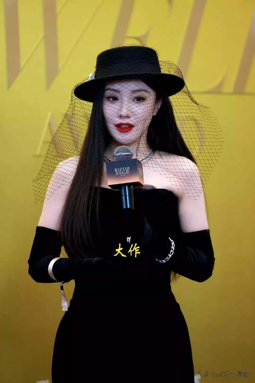 高圆圆的腰，陈妍希的胯，这些珠圆玉润的女星性感起来，迷死人