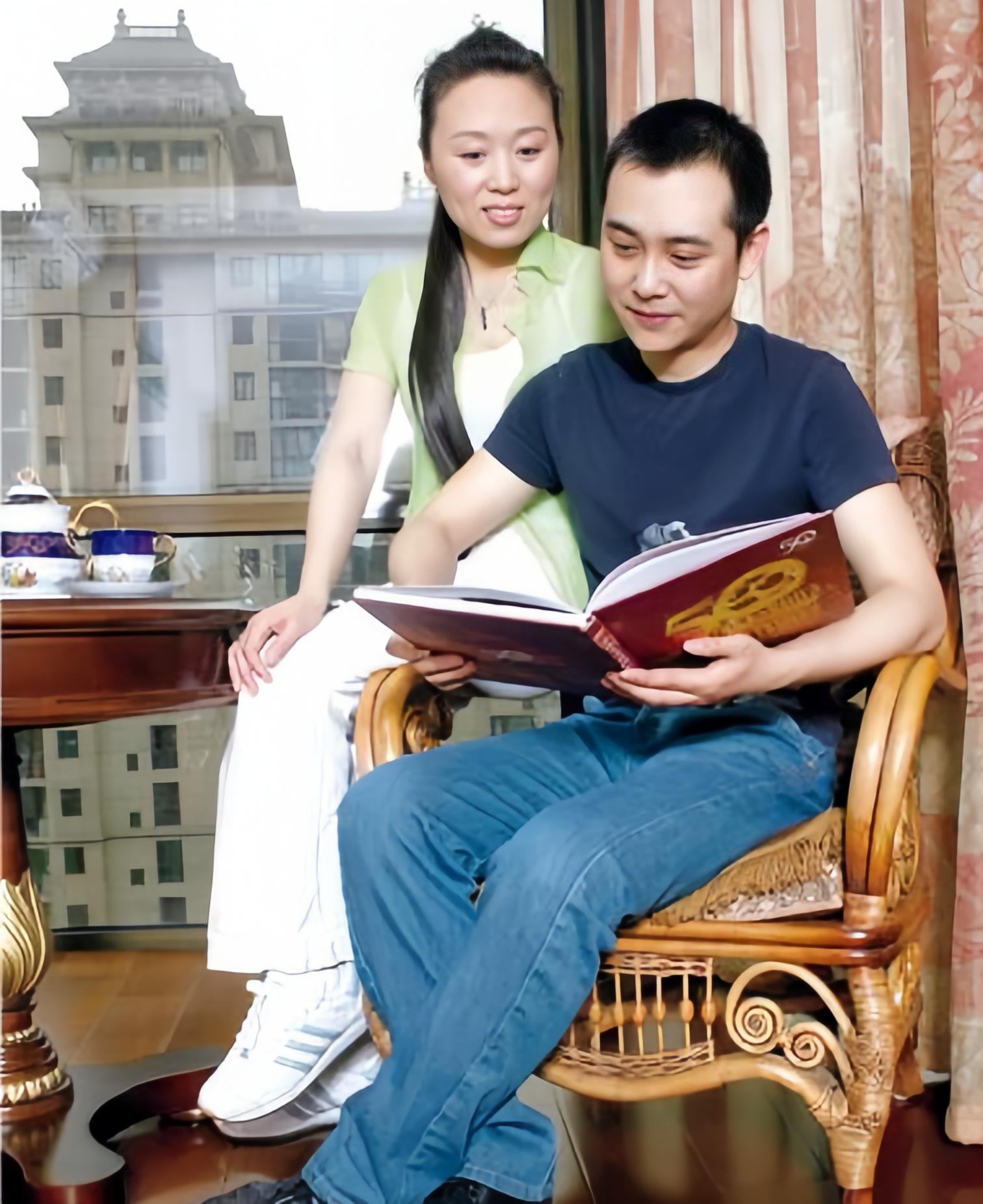 恩爱抵不过残酷现实！63岁吴琼仍满面桃花，48岁阮巡已是一脸皱纹