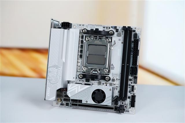 ITX小巧强悍!微星MPG B850I EDGE TI WIFI图赏