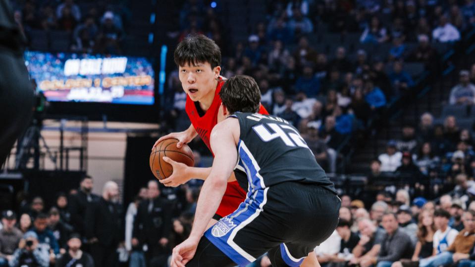 杨瀚森2分1助1断遭隔扣！开拓者终结国王4连胜 威少23+3+7+3断燃尽