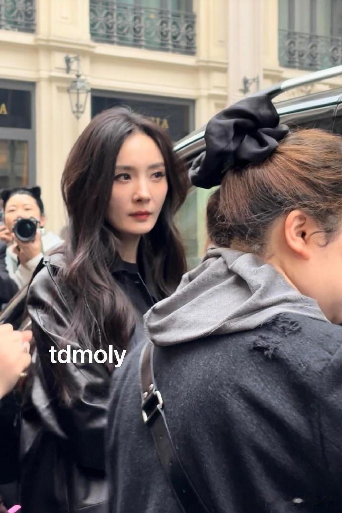 杨幂《惊蛰无声》身材很曼妙：成熟的大幂幂，真是极品啊！