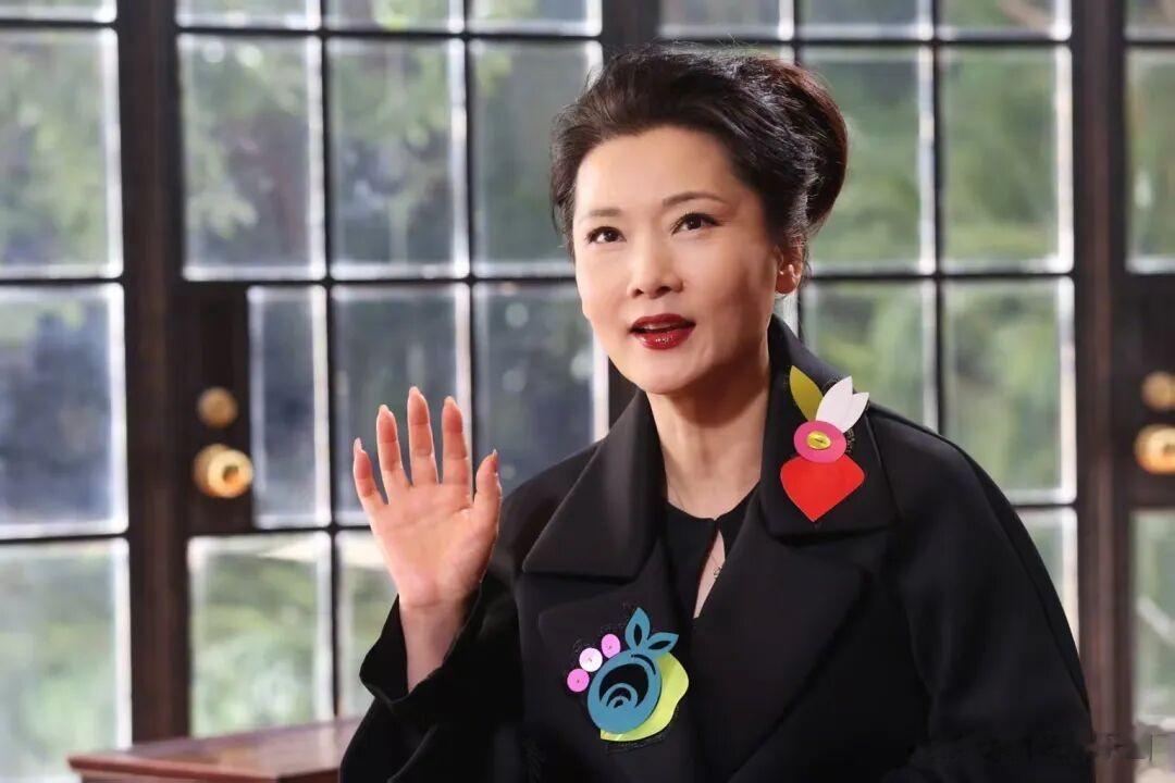 张艺谋\毁\了何赛飞