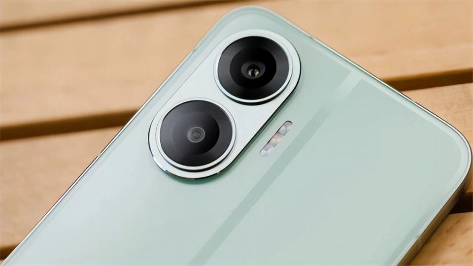 小米“续航王”再度跌至新低,7550mAh+IP69,比新机更具“性价比”