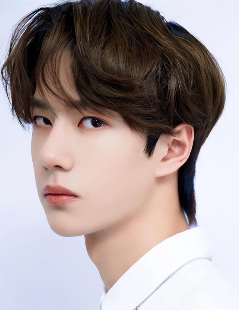 刚被曝所占乐华收入比，王一博就被传已离开乐华！