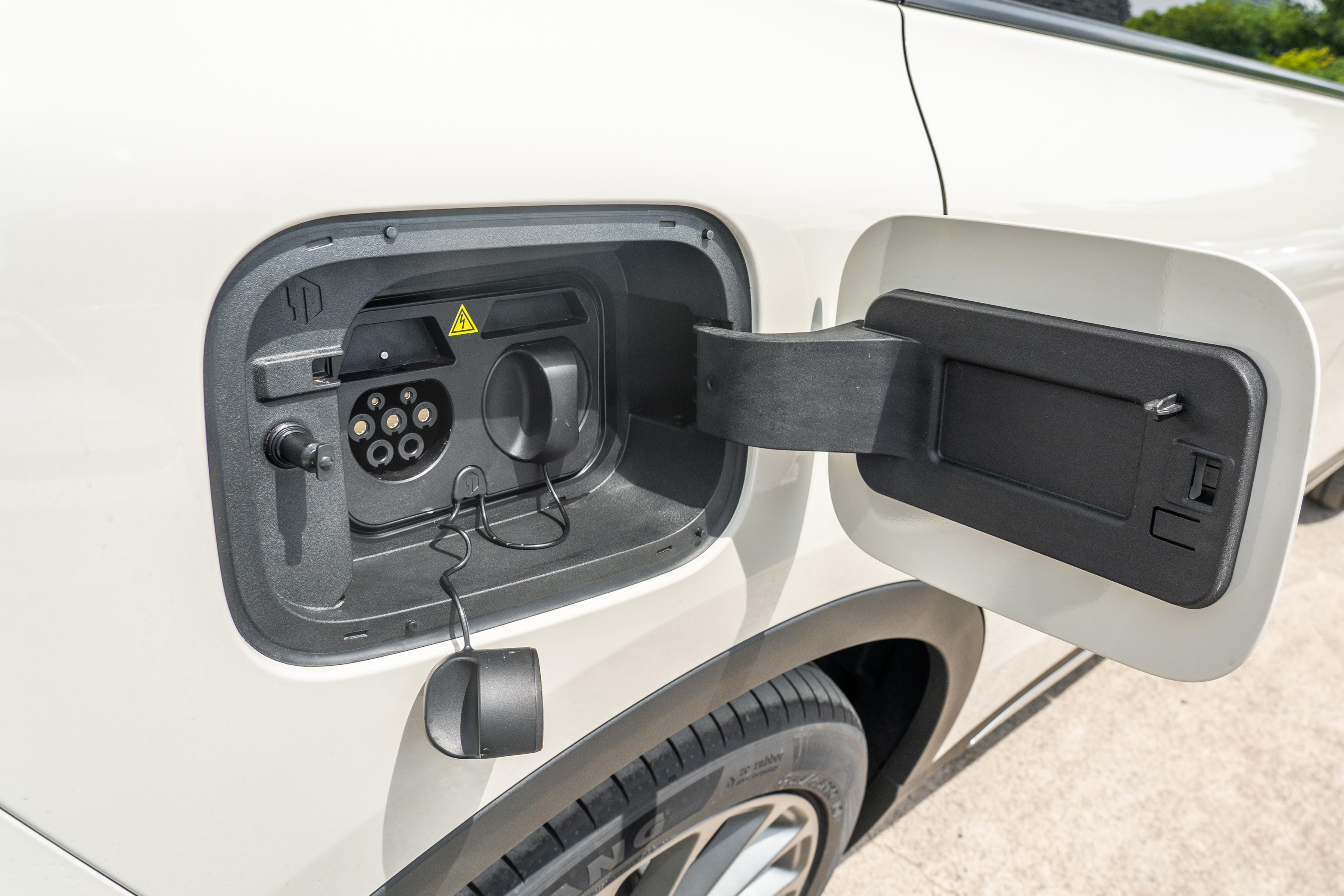 预算15万看这款，带激光雷达，前双叉臂，轴距2930mm，家用很靠谱