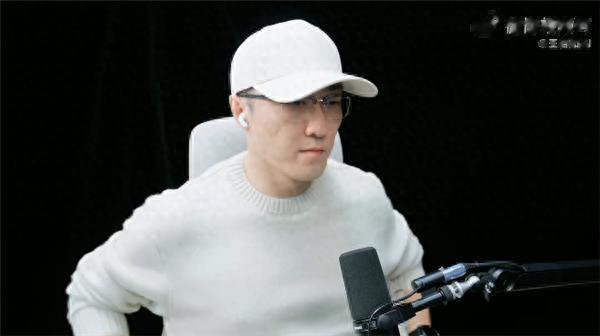 王自如直播回看羅永浩科技春晚：羅老師懂流量