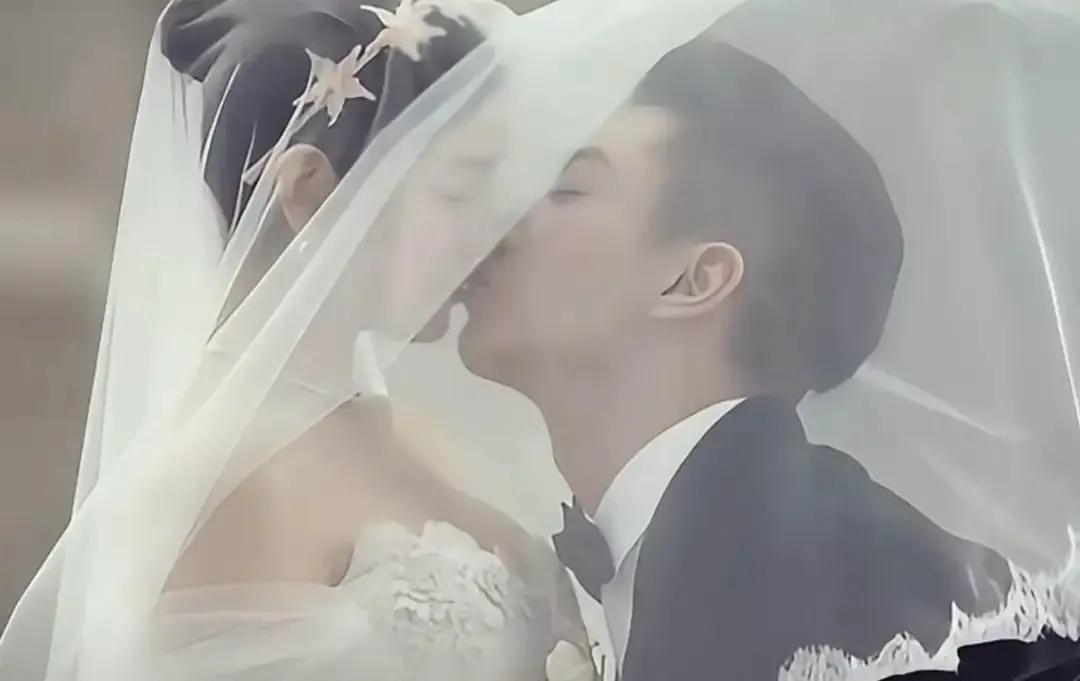 离婚9个月,38岁陈晓再官宣喜讯,成陈妍希高攀不起的存在!