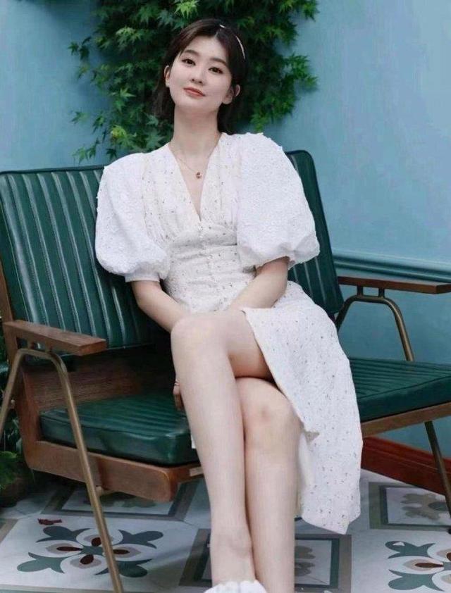 乔欣的短发造型，真是时尚又不失温柔，气质大变样，让人眼前一亮