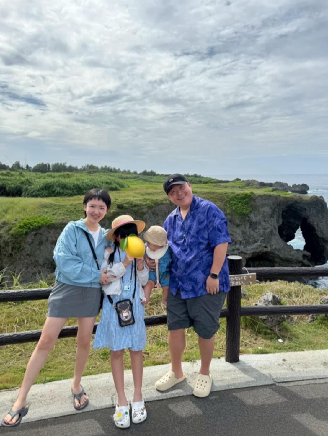 郝劭文随妻子回杭州过年，两人女儿已11个月大了，他视继女为己出