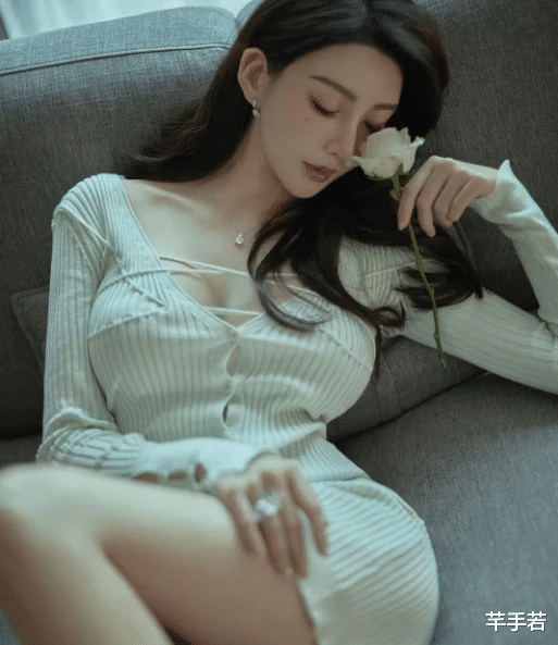 叶珂为黄晓明诞下一女，黄晓明推掉3个商务陪产，也算是儿女双全