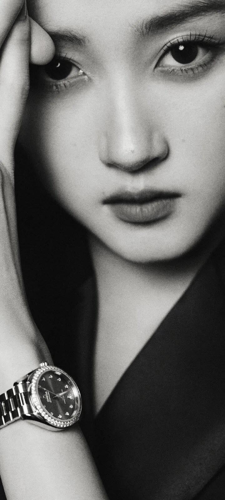 关晓彤颜值不算出众，但大长腿实力抢眼