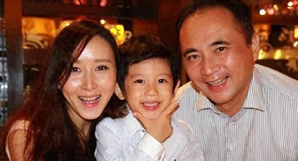 同样是嫁给马来西亚富二代的女明星,婚后幸不幸福一目了然!