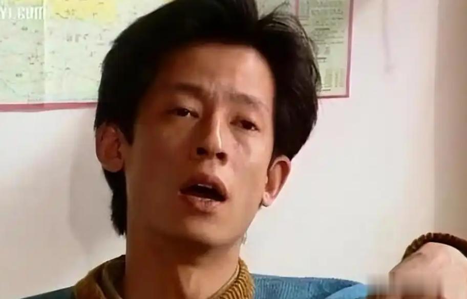 59岁王志文老到不敢认!大耳朵、大肚腩,网友猜测患有心脏类疾病