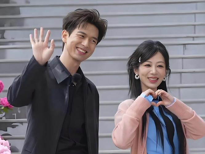 杨紫李现诀别吻戏曝光！河畔热吻藏离婚契约，幕后花絮揭演员“亲密戏炼狱”！
