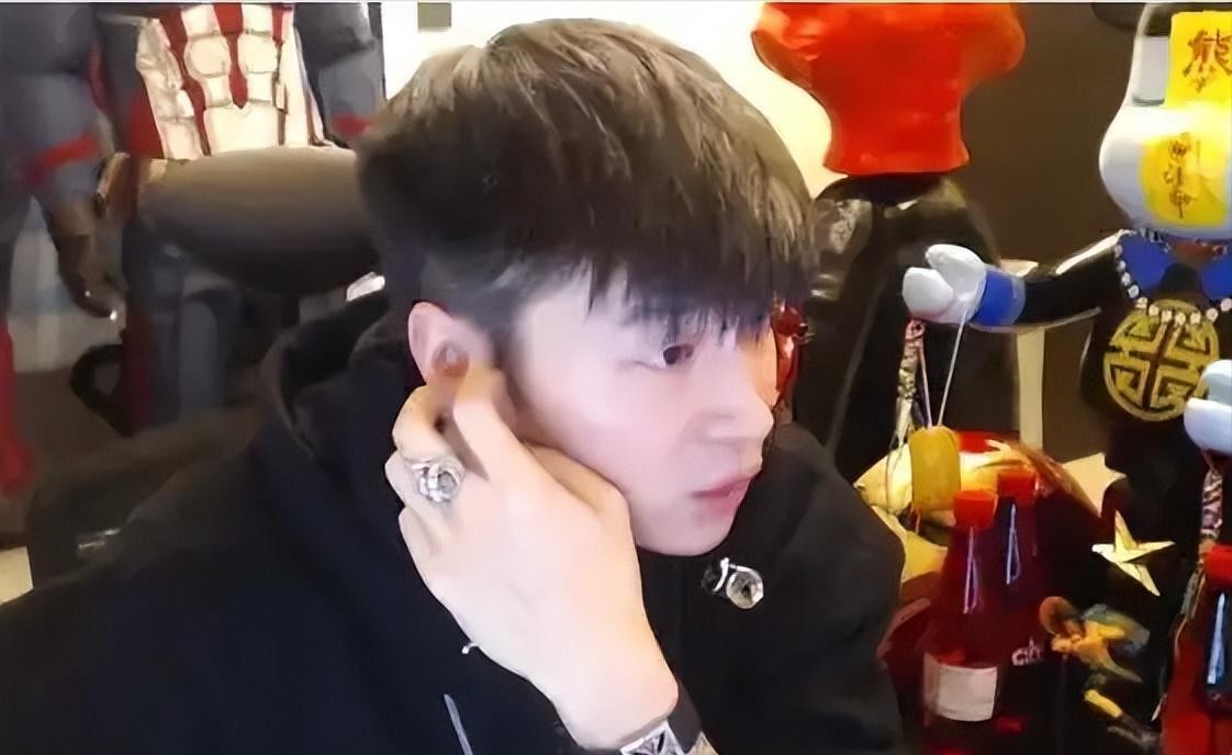 墙倒众人推！网红帝师被封杀，这次真碰到硬茬，黄晓明都惹不起