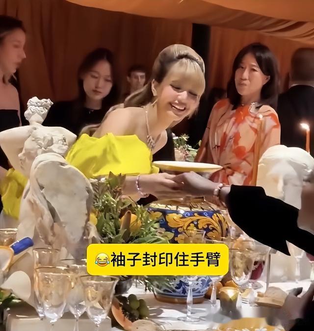 宝格丽这一夜，遭边缘化的刘亦菲，把娱乐圈名利场 展现的淋漓尽致