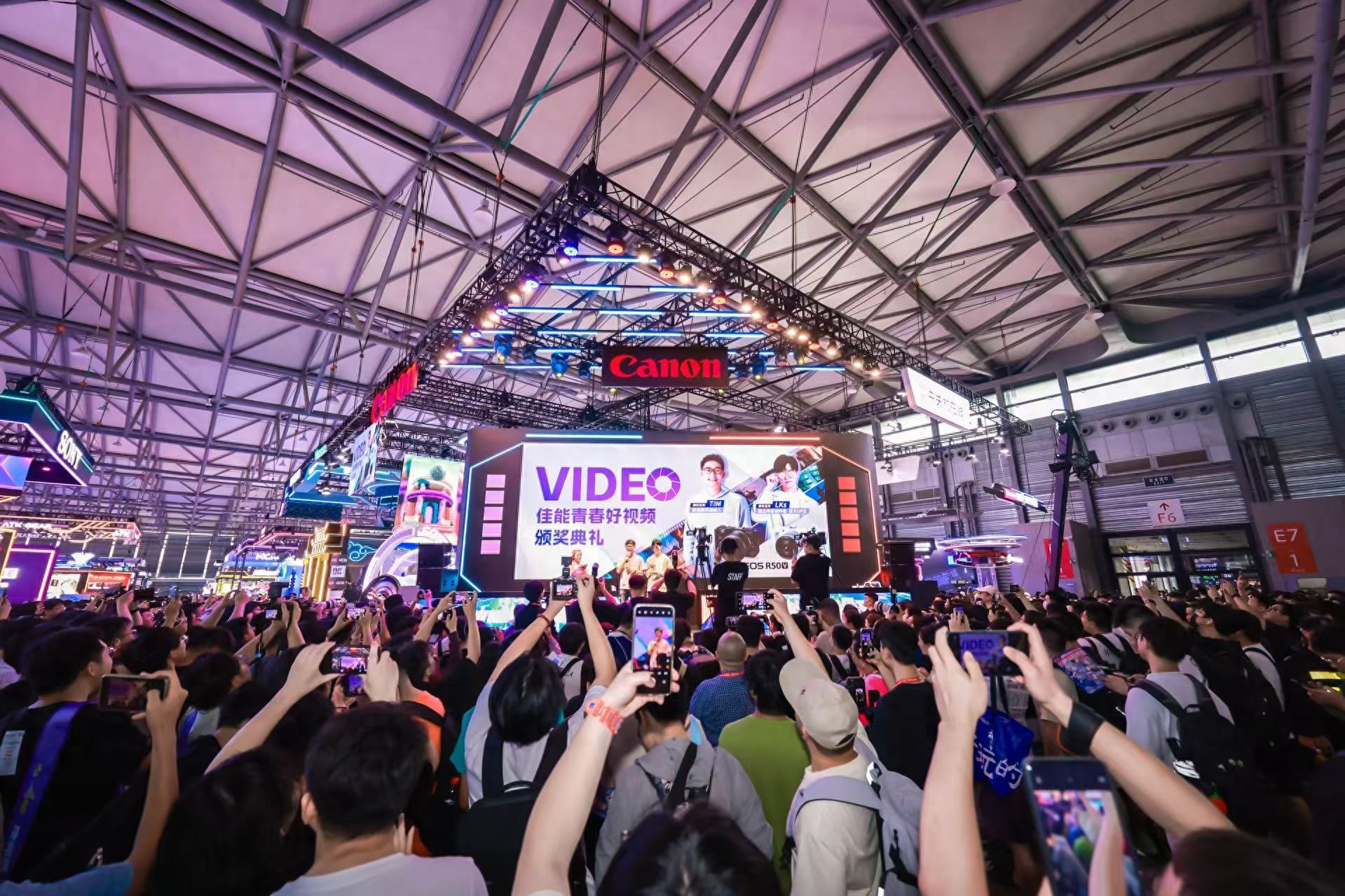 佳能燃動2025 ChinaJoy，超高人氣展臺引爆全場