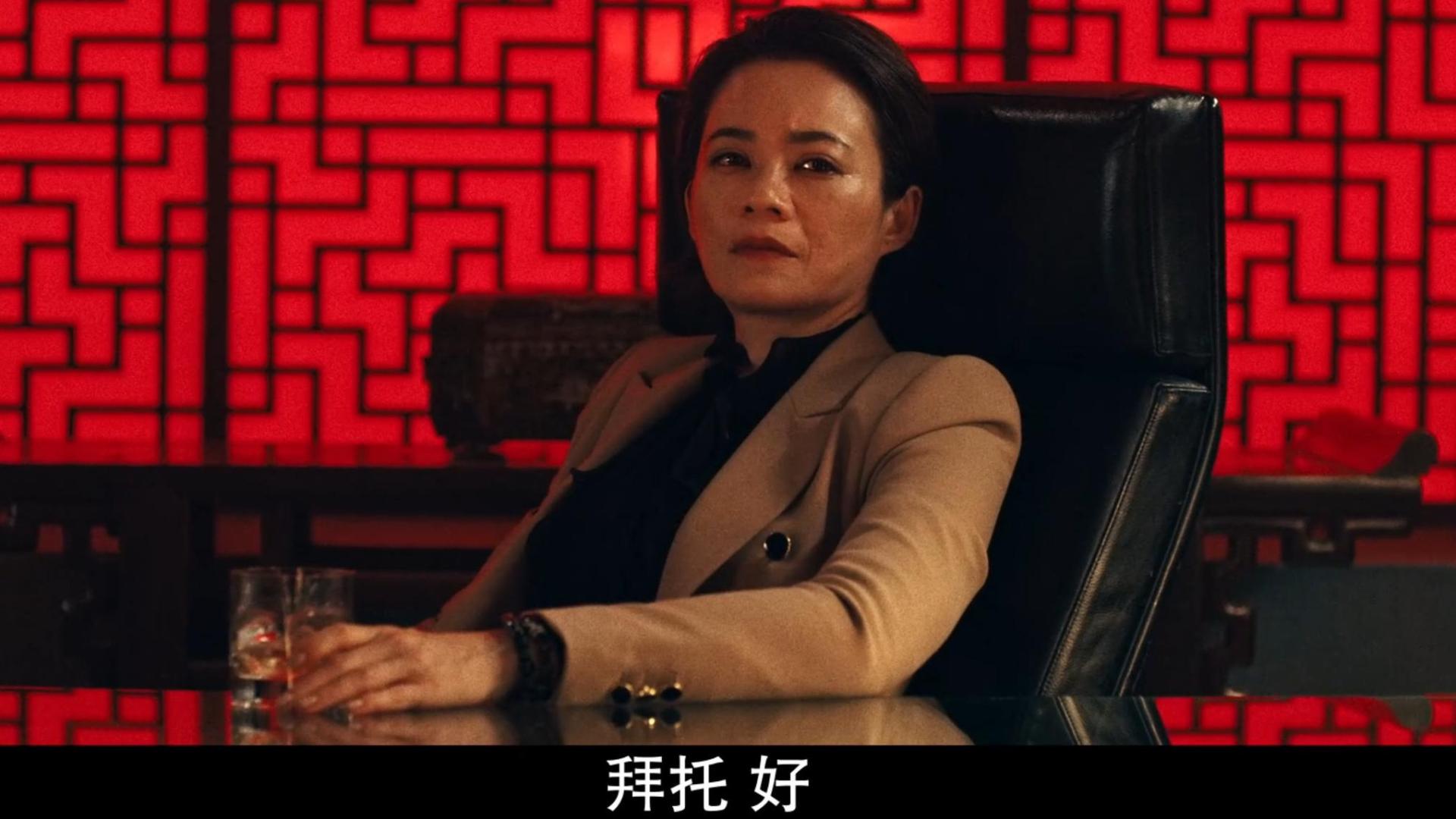 《突袭》导演新片炸了！感谢汤姆哈迪，让我在2025终于爽了一次