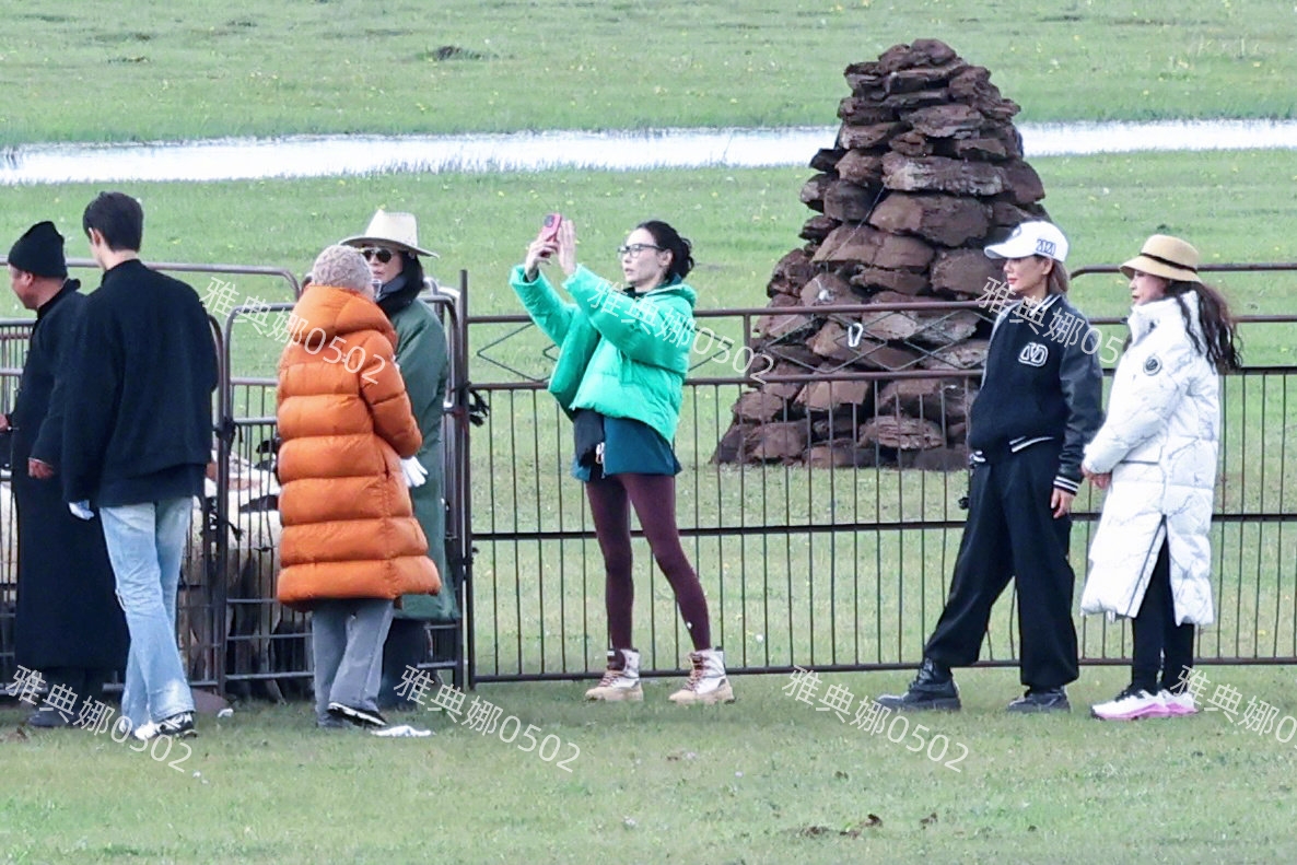 张柏芝内蒙草原录综艺心情大好,但她脸很僵貌似没有以前好看了!