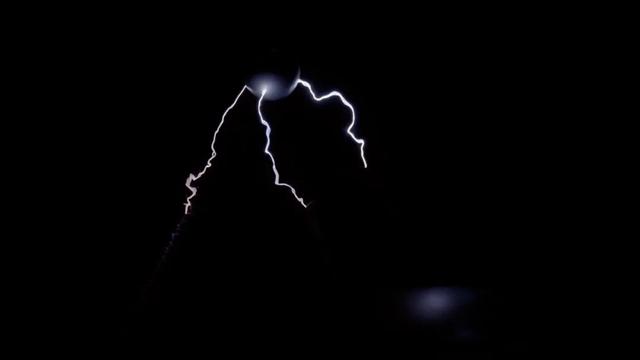 超高动态,榨干影像旗舰?这场极限暗光测试带你一窥答案