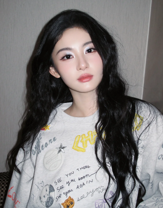 她怎么一上电视就见光死啊？