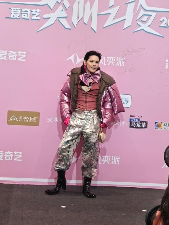 向太想不到，向华强一辈子没出过的洋相，都在向佐这里梭哈了