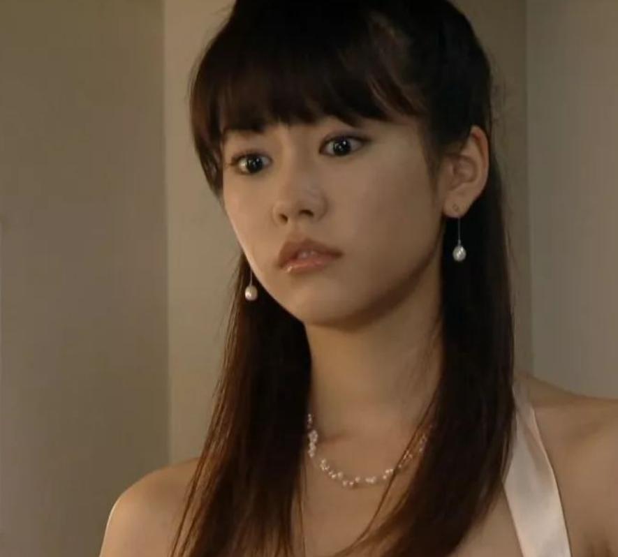 她被称为东京第一美女”真的是甜妹天花板,和帅哥结婚后再不拍戏