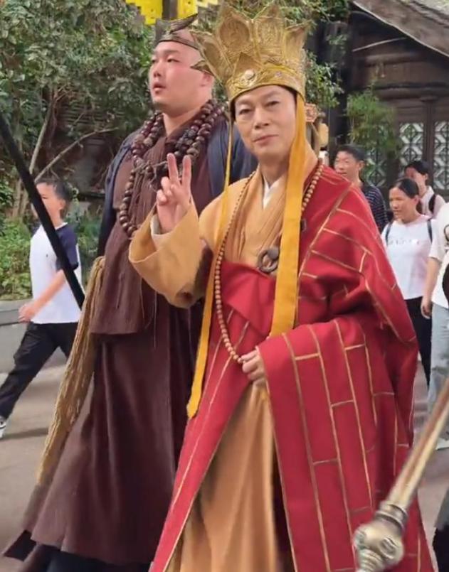 78岁罗家英传“噩耗”，走上了朱媛媛的后路，活成了“跳梁小丑”