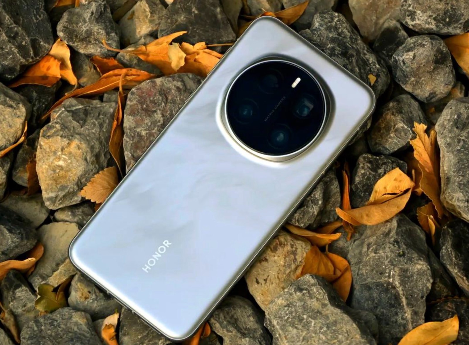 榮耀618努力清倉，16G+512G跌價1249元，驍龍8至尊版+50倍變焦