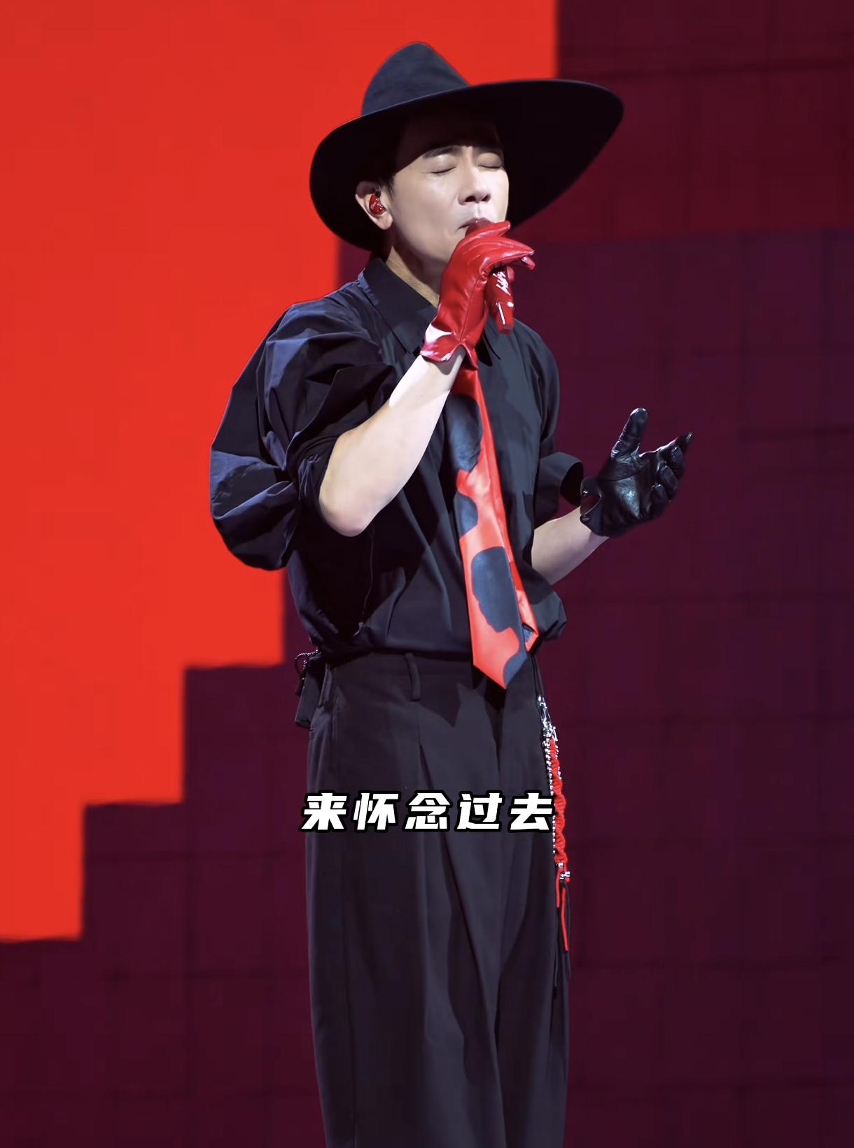 同样是开演唱会，看了58岁陈小春和郑伊健，才知法拉利也需要保养