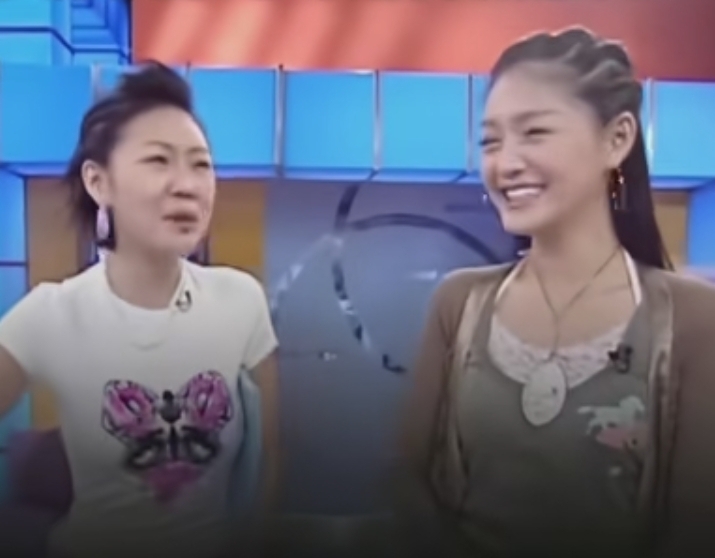 直到吴佩慈公开大S朋友圈,才发现她早已看透死亡,汪小菲说对了