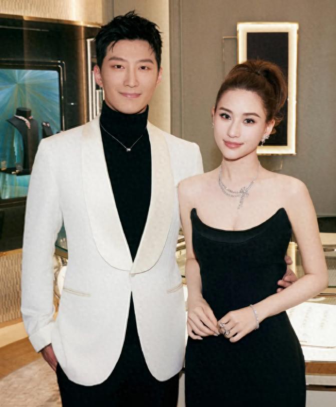 窦骁删除何超莲所有合照，疑似入赘豪门失败，还自损8000万？