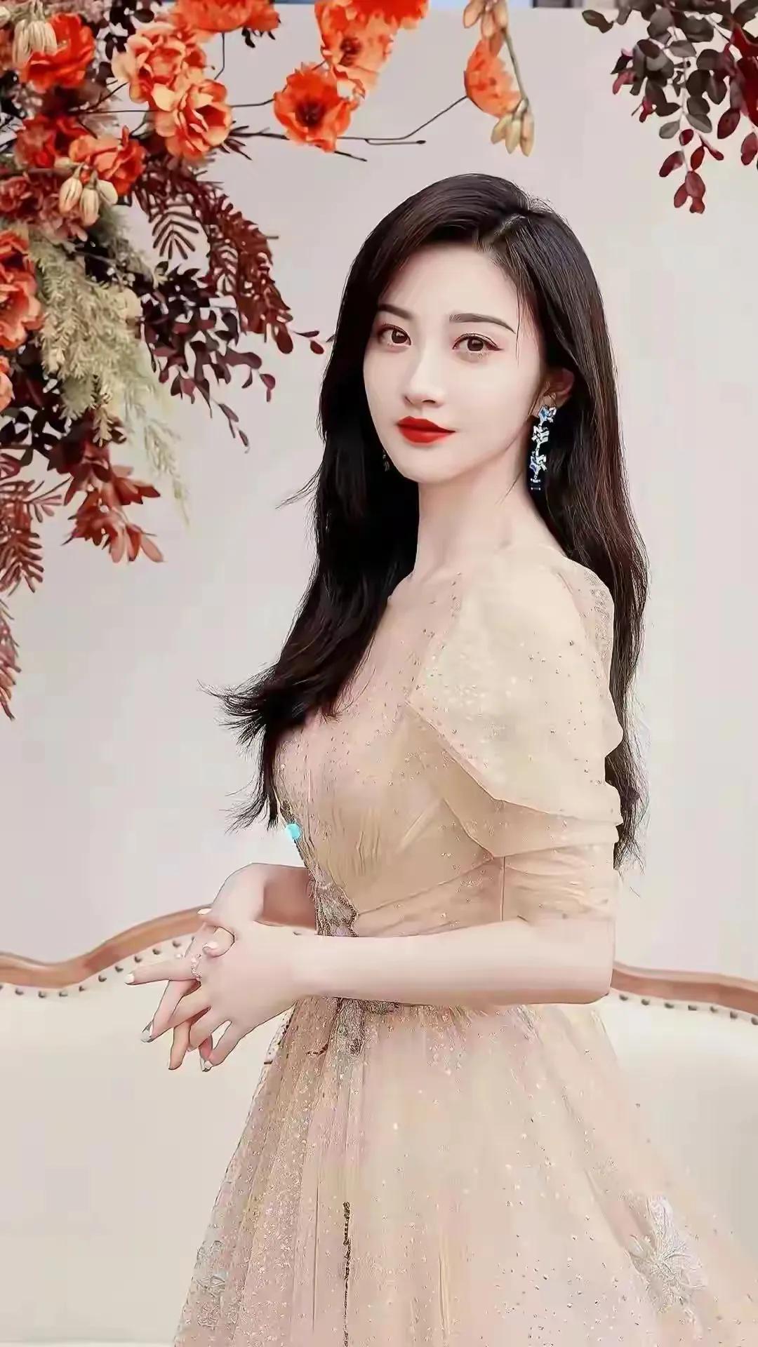 美女景甜：岁月雕琢的东方之美！