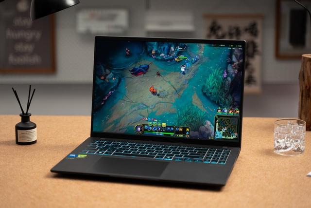 華碩無畏Pro16 2025體驗分享：一本全能，年輕人的多場景搭子