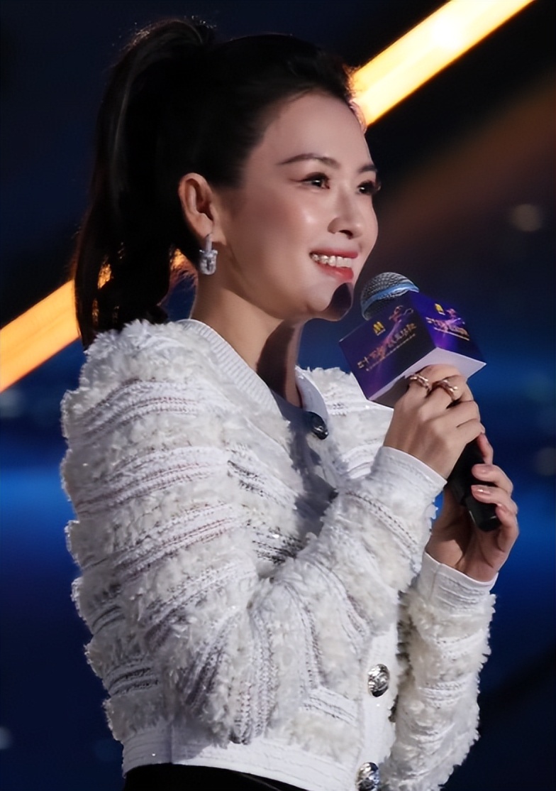 电影之夜太真实！章子怡脸肿又僵，马丽穿深V，秦海璐小肚腩抢镜