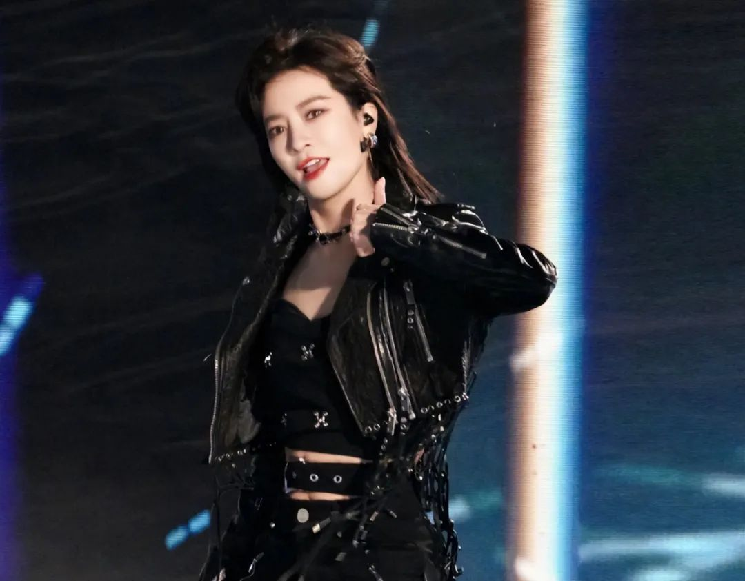 《浪姐6》成团后:李晟带老公综艺接不停,舞台女王却成商务散兵