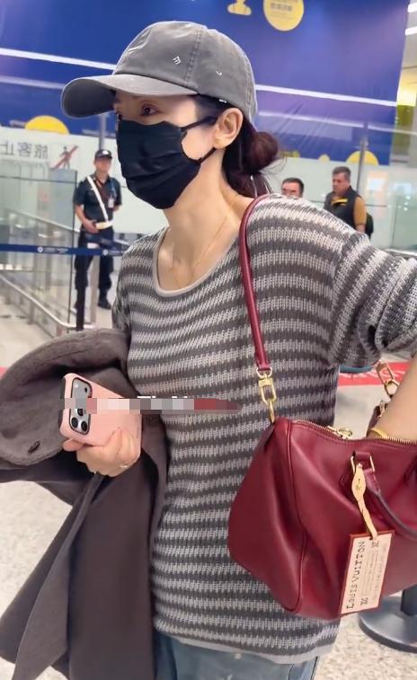 好事将近？董璇一个护腹动作引热议，工作人员一句话戳穿真相