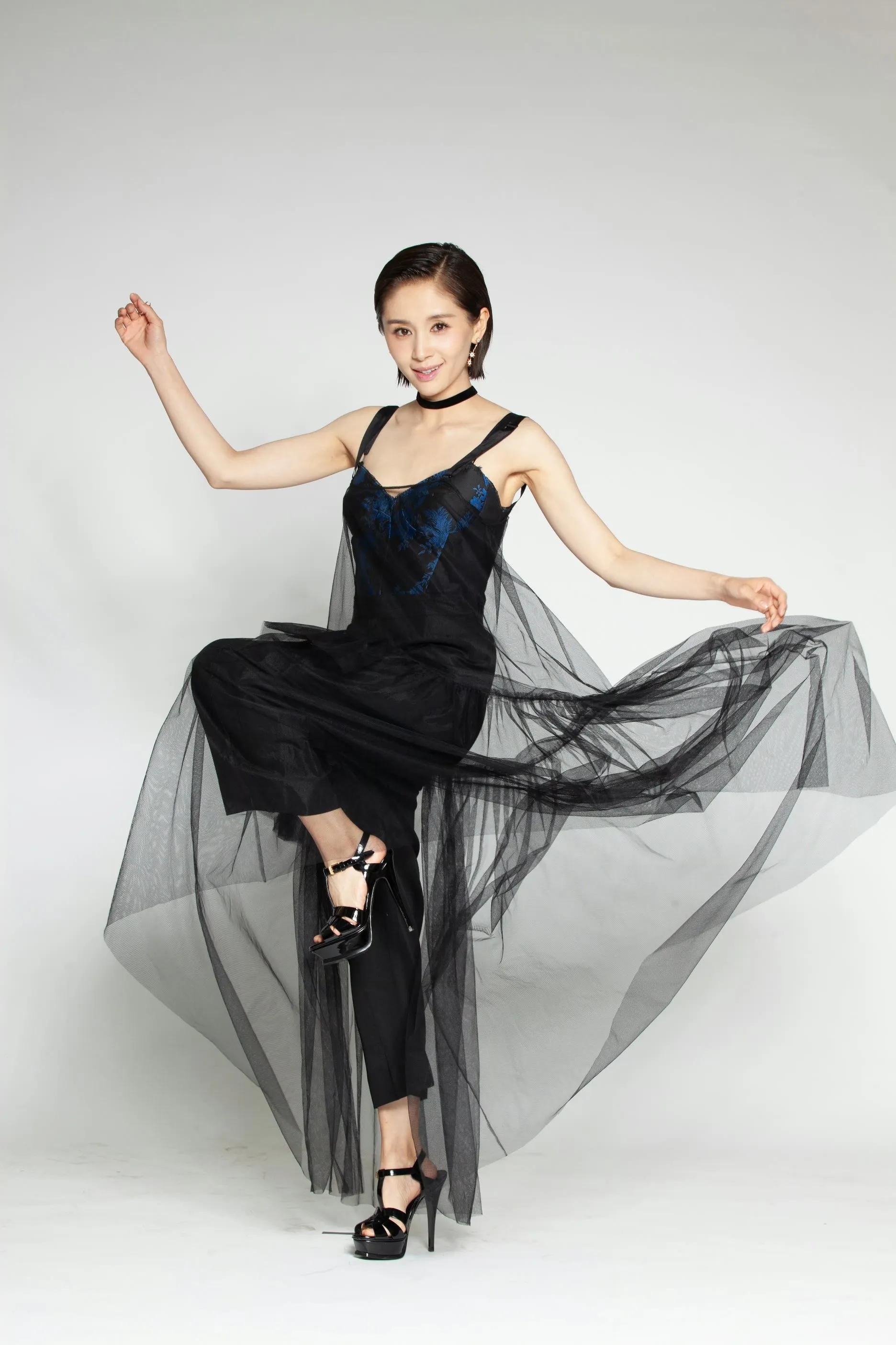 王子文棚拍生图