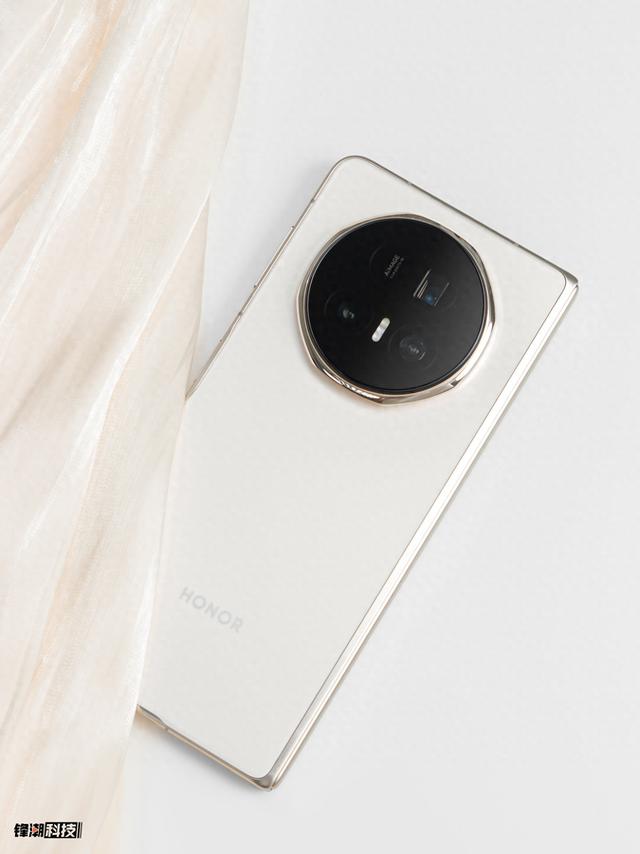 榮耀Magic V5評測：更輕薄，更智能也更強大的折疊機皇