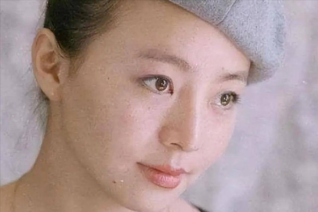 同样是嫁给英家,把宋丹丹和赵明明的结局一对比,差距就出来了