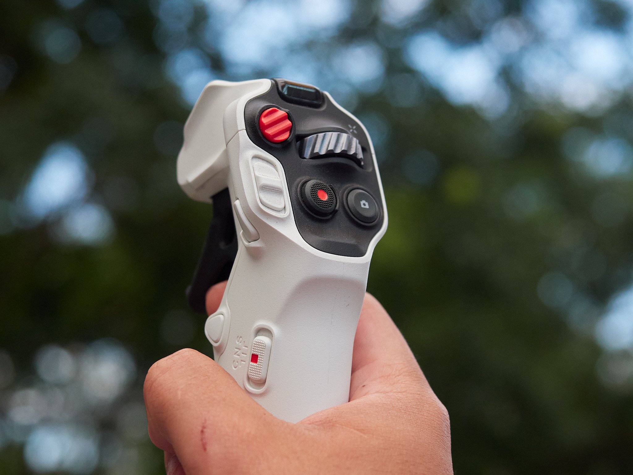 影翎Antigravity A1首發評測：飛行精準，避障靈活，玩法拉滿了