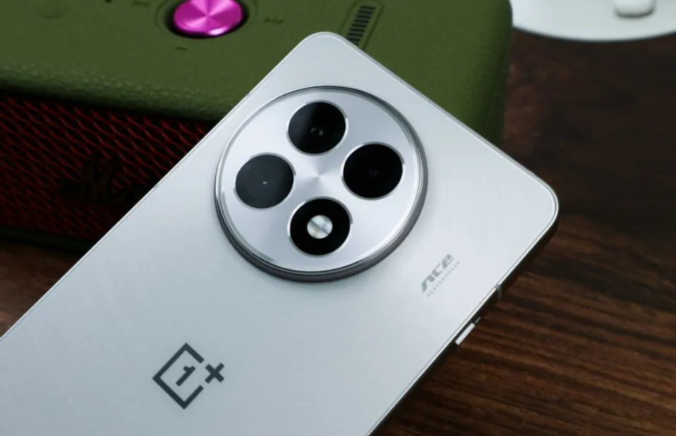 一加開啟“清倉模式”，從2299元跌至1605元，旗艦手機跌至“冰點價”